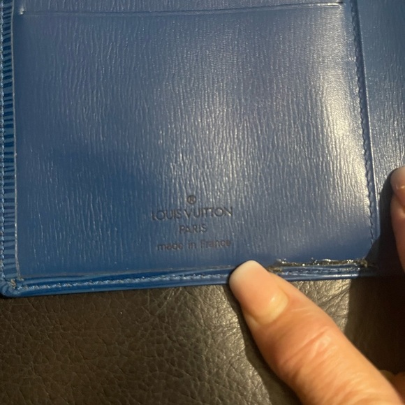 Louis Vuitton Blue Epi Leather Cover - Picture 7 of 8